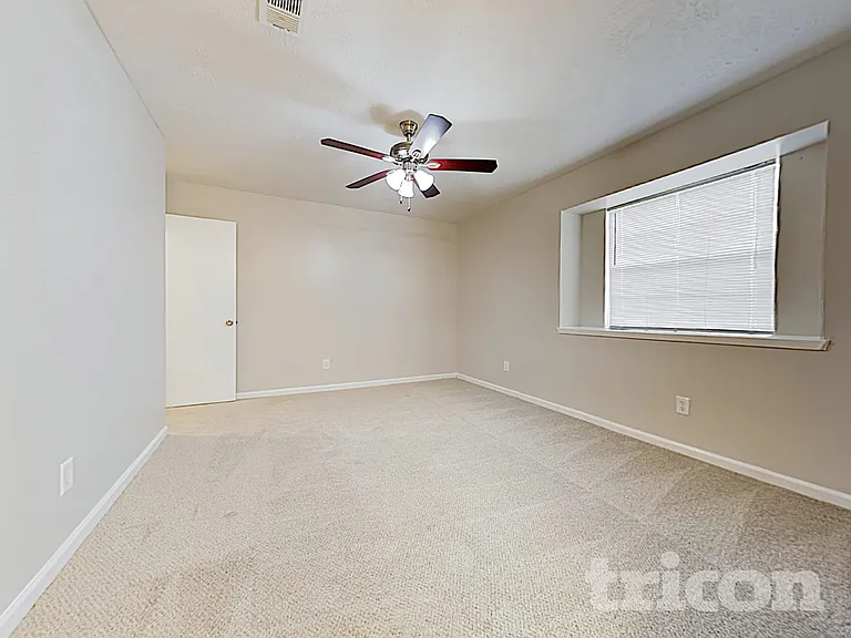 20419 Bishops Gate Ln — Photo 11