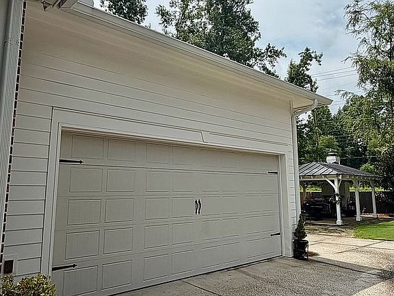 2nd image of 965 Mitchell Ln