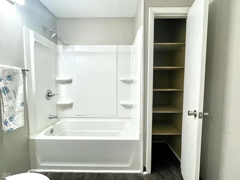 110 N Tyrone Dr — Photo 20