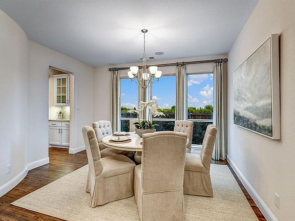 5th image of 2305 Leslie Ln