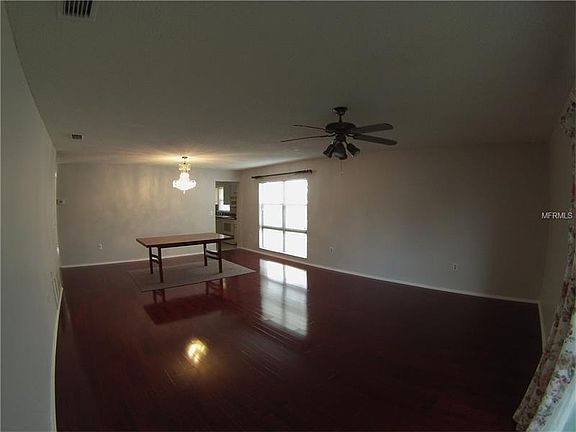 4th image of 836 Hawkes Ave