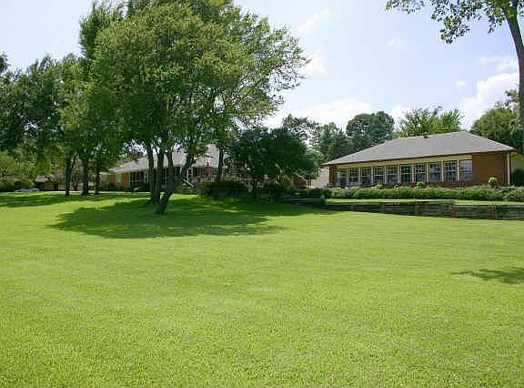 5th image of 10855 Legg Dr