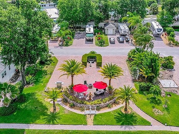 3rd image of 6914 Amanda Vista Cir