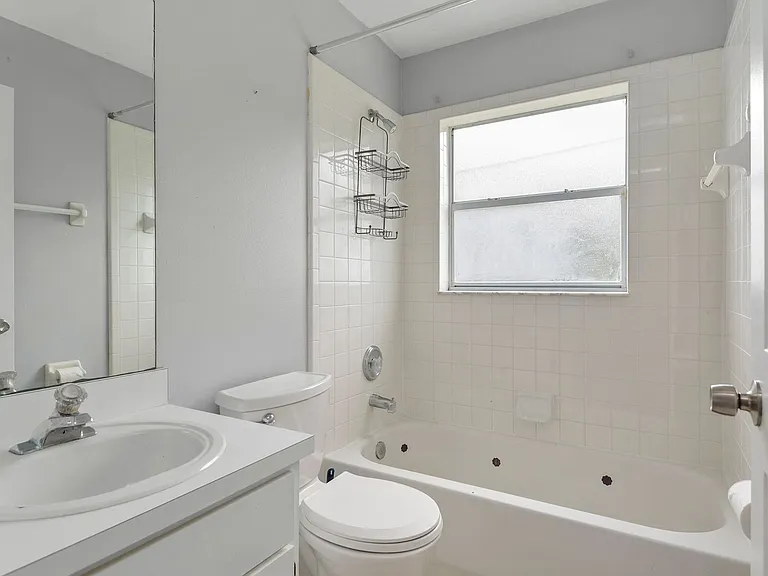 301 S Capen Ave — Photo 21