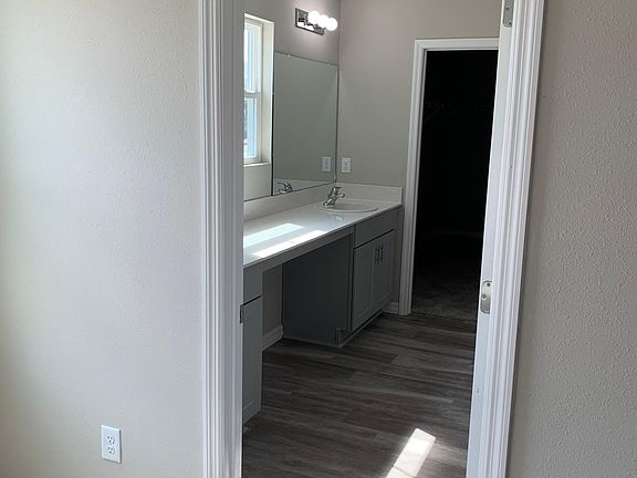 2nd image of 1320 Axel Cir