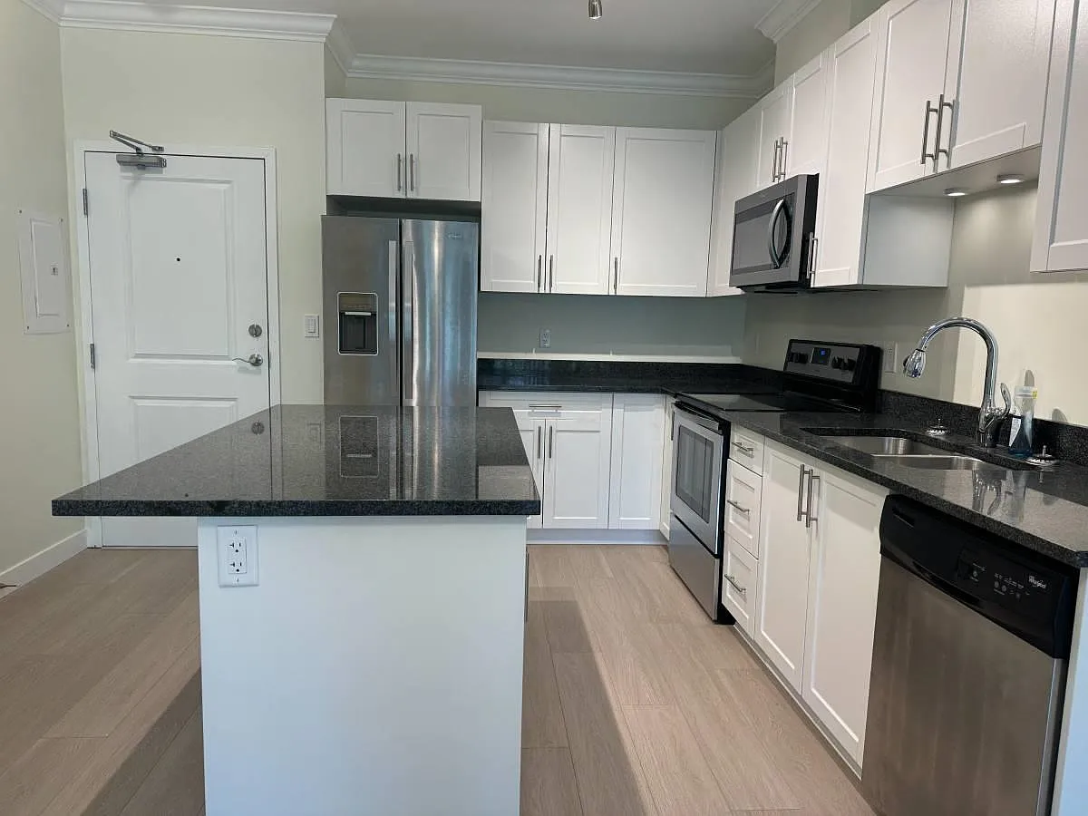 1 bed, 610 sqft, $1,600 — Photo 2