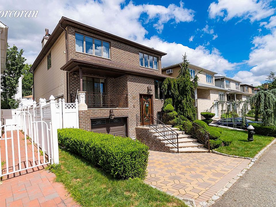 1st image of 12 Greenway Dr