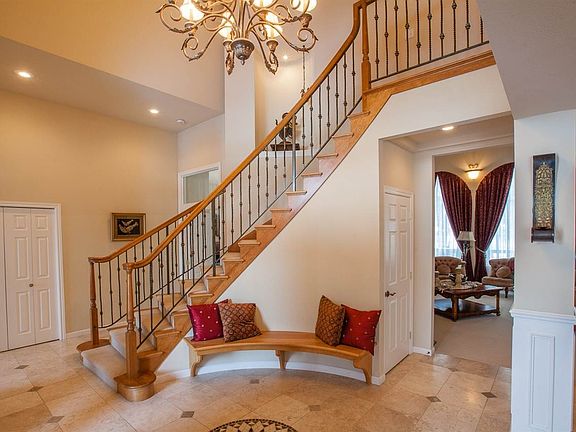 3rd image of 1508 E Wildflower Ln