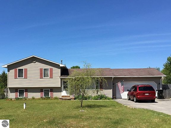 2nd image of 1698 Fairfield Dr