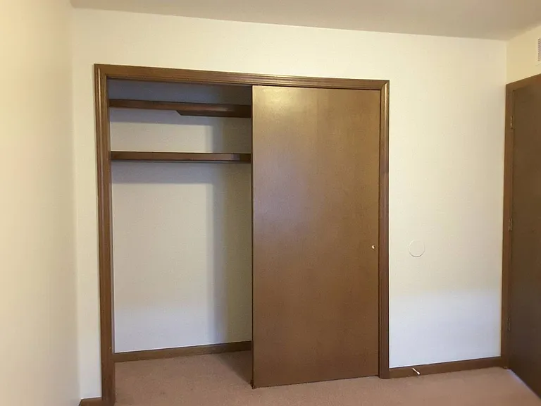 120 S Silverwood Ln — Photo 5