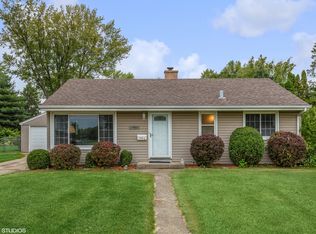 256 E Main St, Cary, IL 60013