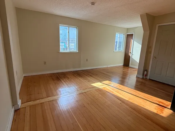 113 S Main St, Thomaston, CT 06787