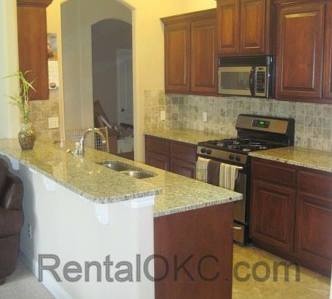 5th image of 928 Ashwood Ln