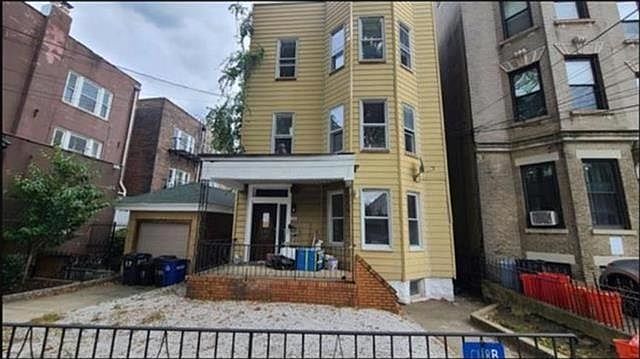 1st image of 476 Gregory Ave APT 2
