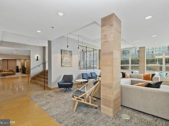 4th image of 3333-3323 Wisconsin Ave NW #208