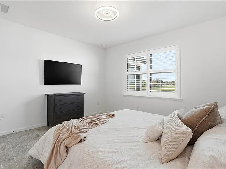 1645 Serena Ave — Photo 16