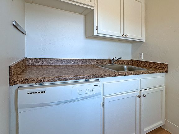 4th image of 3636 E Bellevue St Unit 5