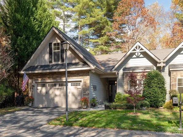 42 Winding Trail Dr, Hendersonville, NC 28791