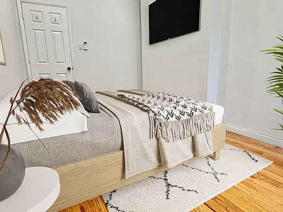 5th image of 153 E 117th St APT 2