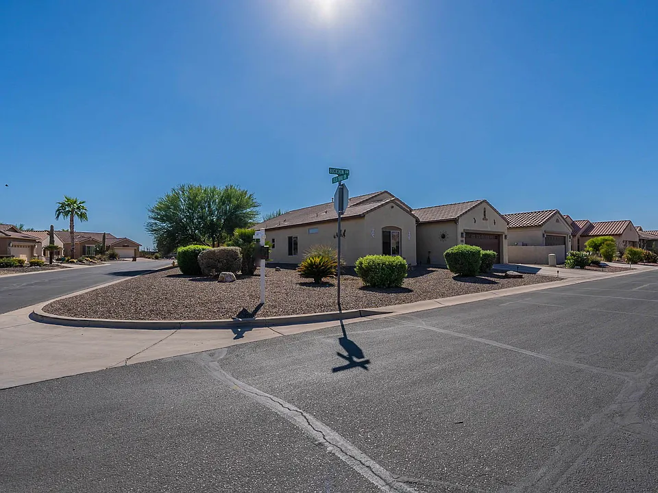 5025 W Buckskin Dr