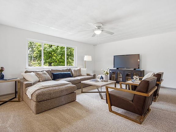 4th image of 1021 Bermuda Dr