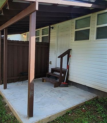 3rd image of 1004 Lewis Ave