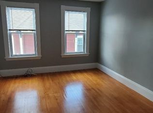 71 Canton St, Lowell, MA 01851