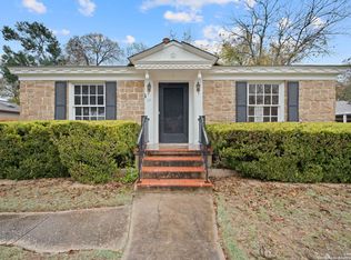119 E Edgewood Pl, Alamo Heights, TX 78209