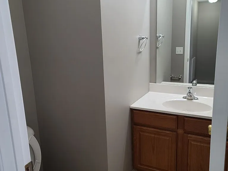 230 Crown Ct — Photo 8