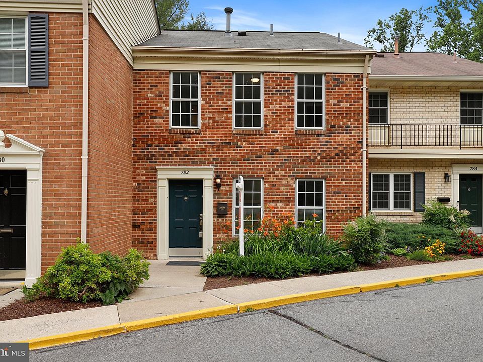 1st image of 782 Princeton Pl Unit 1