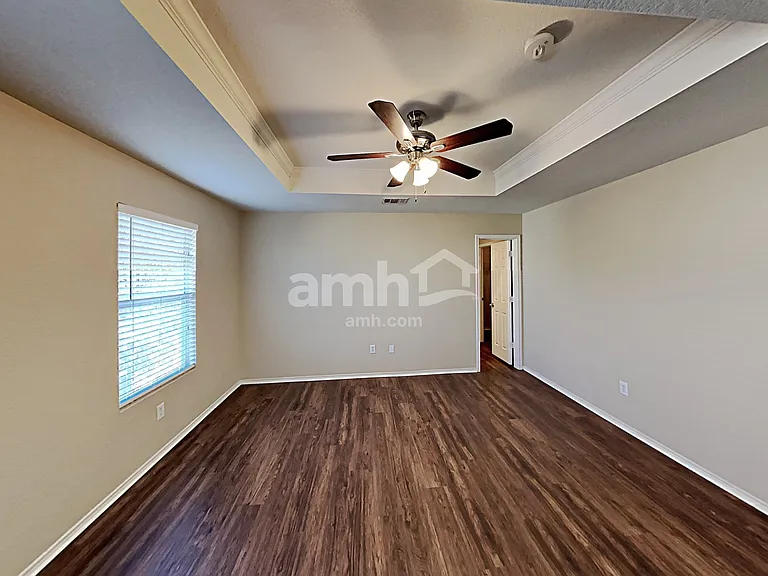 9331 Juniper Spg — Photo 10