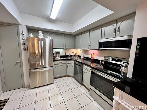 3rd image of 177 Denrose Dr APT 1