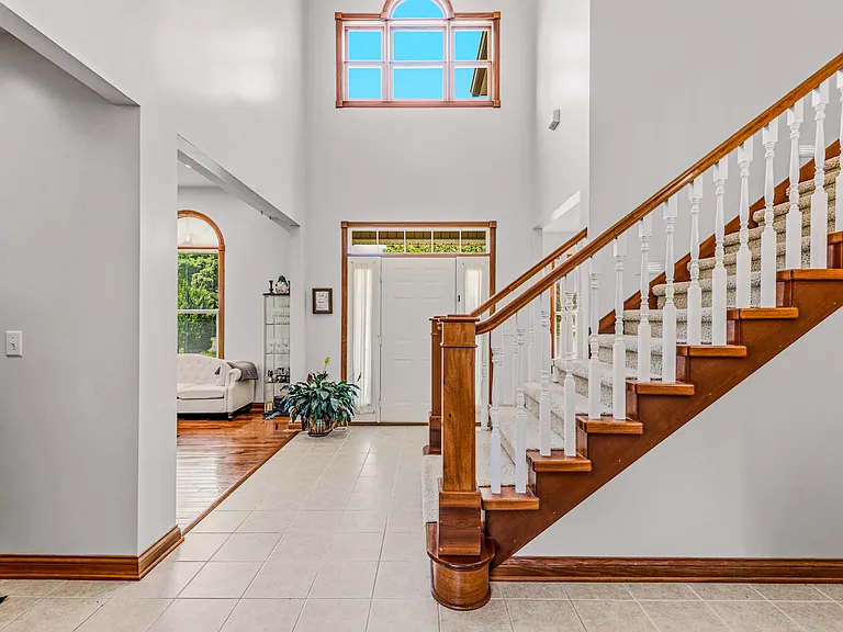 725 Greystone Ct — Photo 6