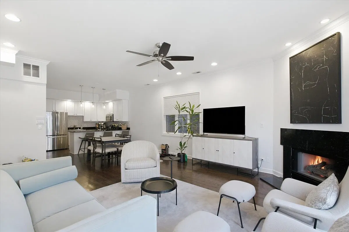 2 bed, 1400 sqft, $3,700 — Photo 3