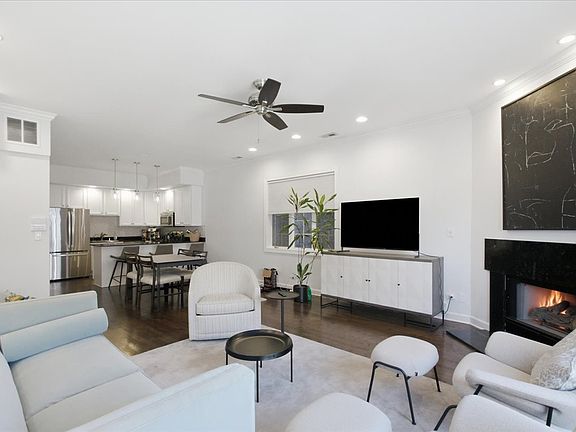 3rd image of 1641 W North Ave APT 3W