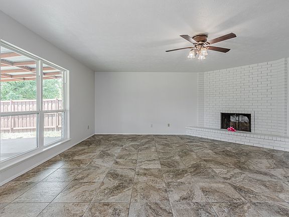 4th image of 5120 Runyon Dr