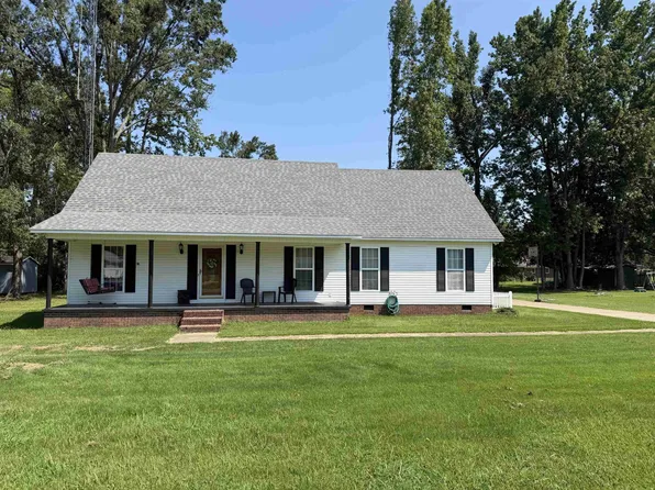 420 Brandi Dr, Savannah, TN 38372