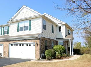 2630 Williamsburg Dr, Algonquin, IL 60102