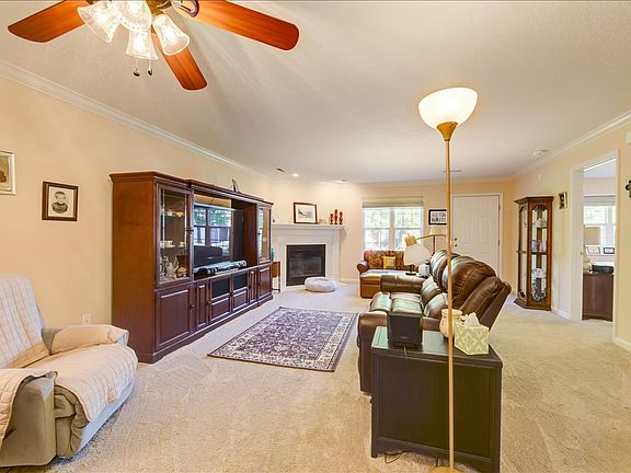 4th image of 715 Cedar Ln Unit 131