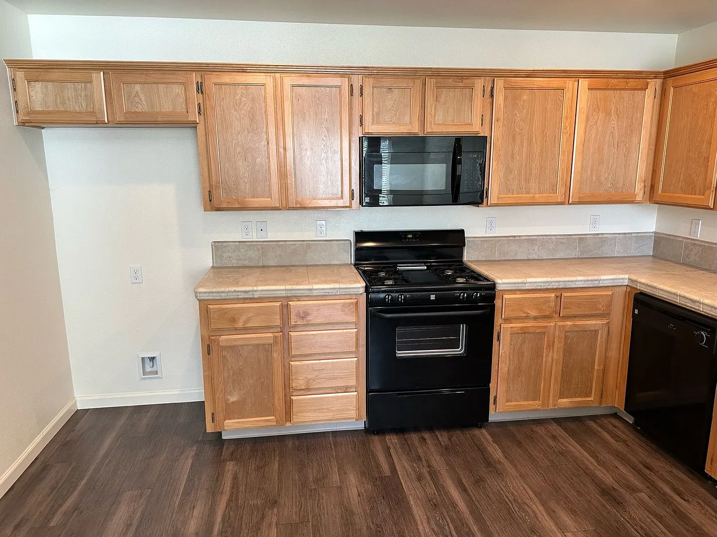 663 to 665- E. Burrel Dr. — Photo 4