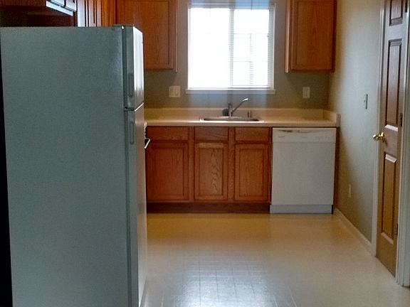 2nd image of 713 19th St #713