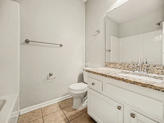 1664 Hudderfield Cir W — Photo 16