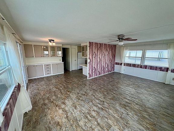 5th image of 2755 Deerfield Dr