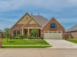 112 Traveller St, Waxahachie, TX 75165