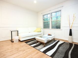 9589 Blake Park Ct, Fairfax, VA 22031