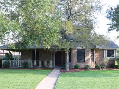 52 Chinquapin Ct, Lake Jackson, TX, 77566