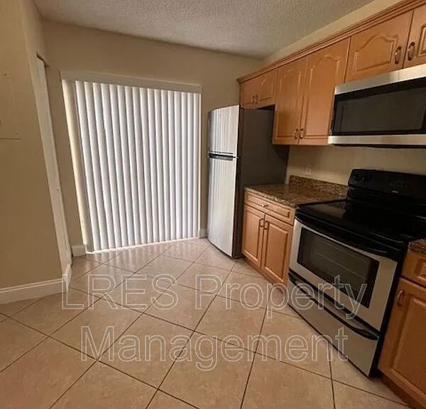 3651 N Goldenrod Rd #F109 — Photo 13