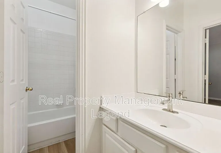 8012 Greenwood Dr — Photo 20