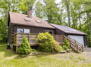 48 Canterbury Ln, Hinsdale, MA 01235