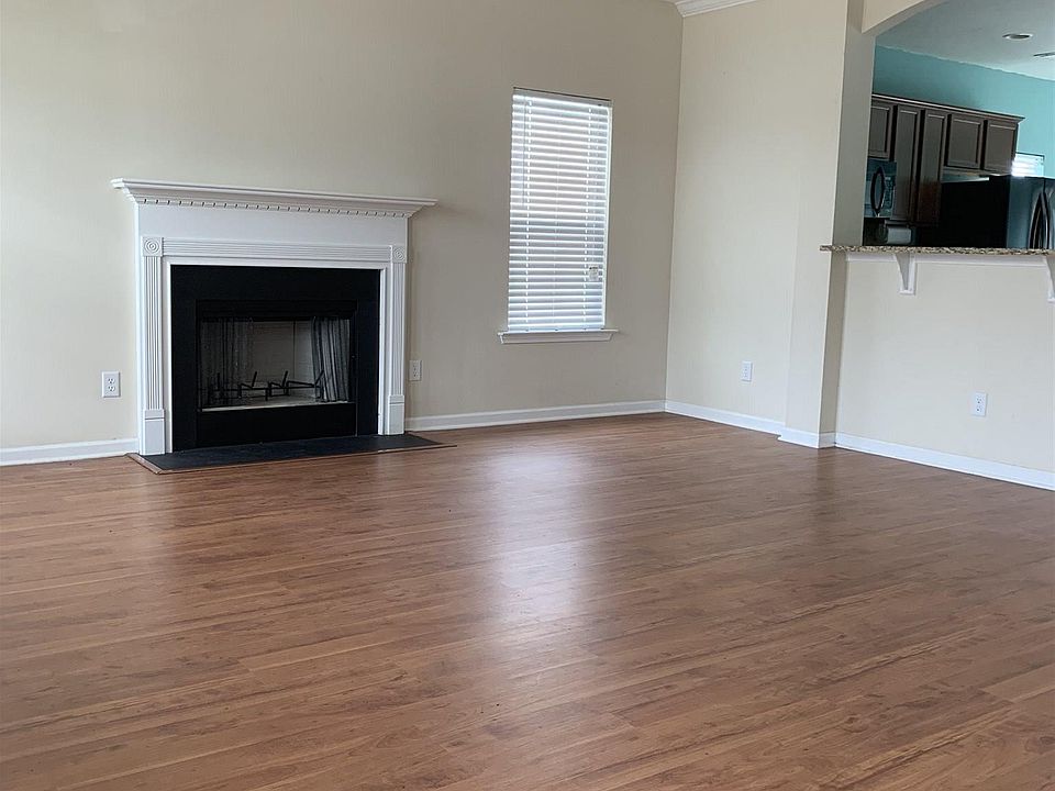 2nd image of 333 Westmoreland Rd